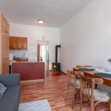 Na Namesti Apartment *